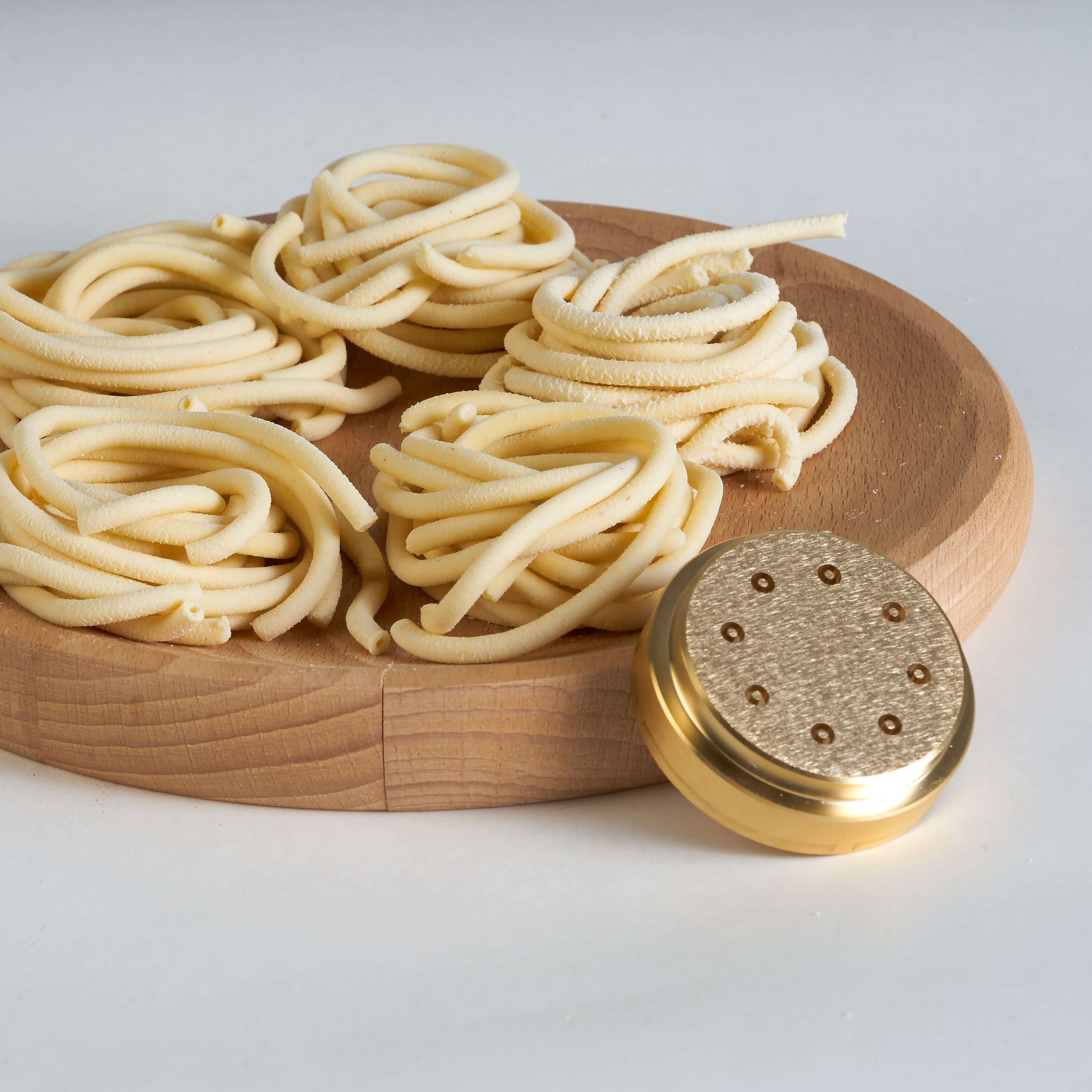 bucatini trafilati al bronzo con pastaio calasse.comaly