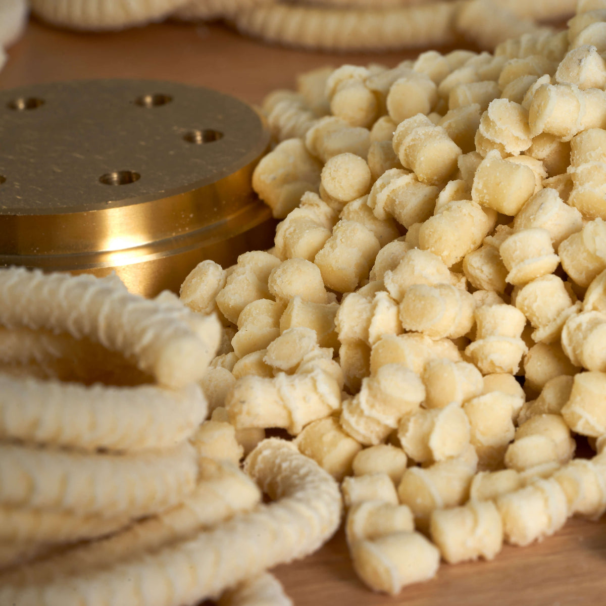 fregola trafilata al bronzo con pastaio calasse.comaly